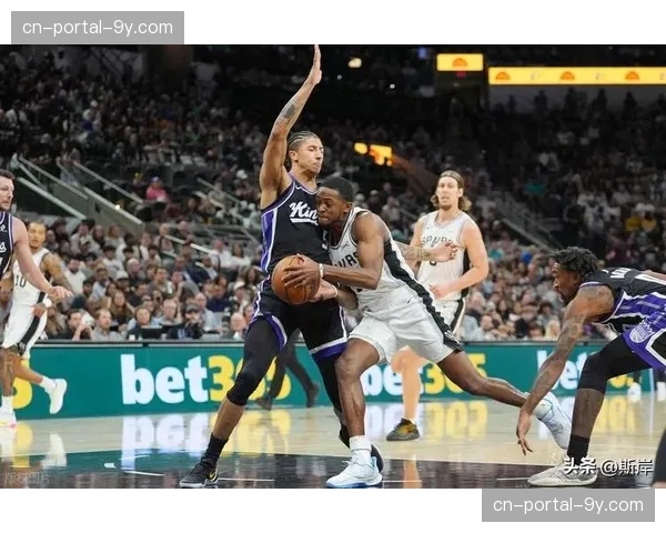 文班亚马力争率队取得8连胜，同时送国王16连败