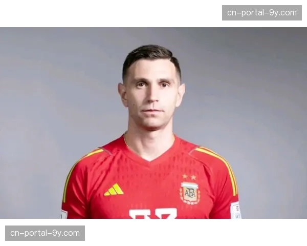 维拉门将马丁内斯接受BBC采访，谈球队的欧战目标与家庭生活